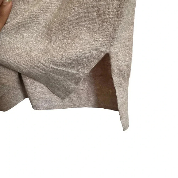 J.Crew Marino Wool and Linen blend Vneck Sweater size Small - Picture 4 of 7